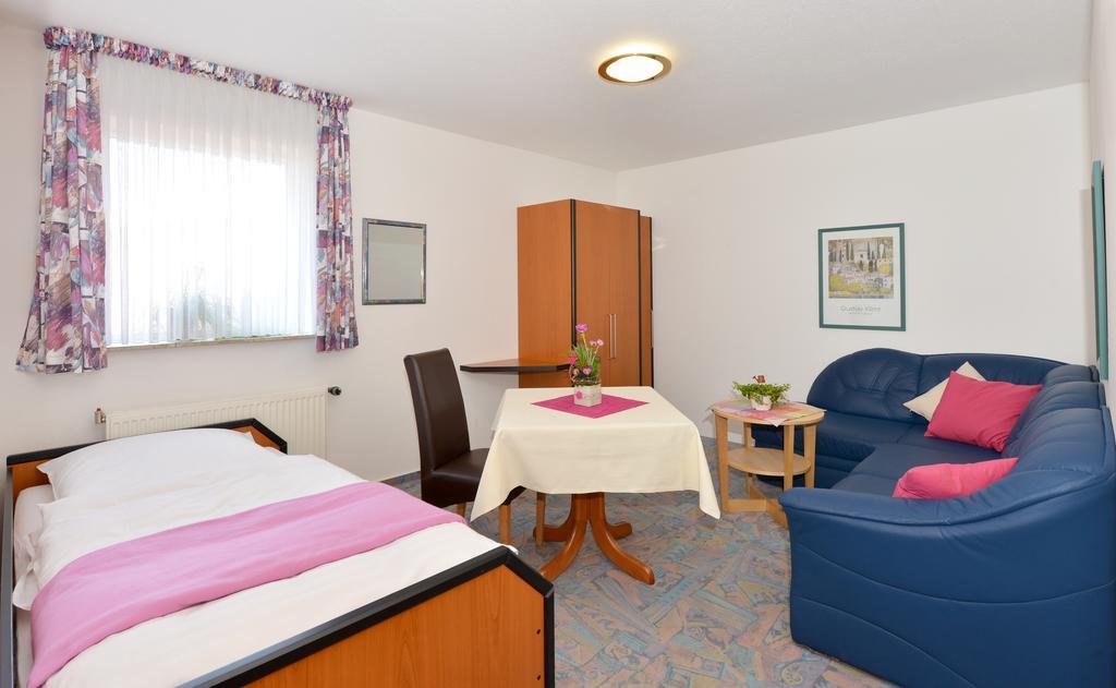 Rhoen-Hotel Sonnenhof - Restaurant & Cafe Poppenhausen Room photo