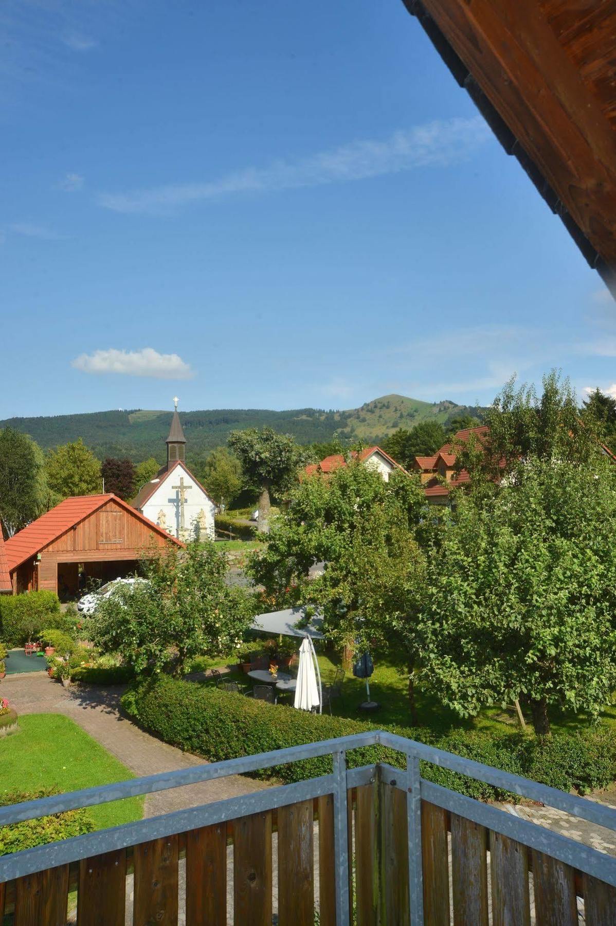 Rhoen-Hotel Sonnenhof - Restaurant & Cafe Poppenhausen Exterior photo