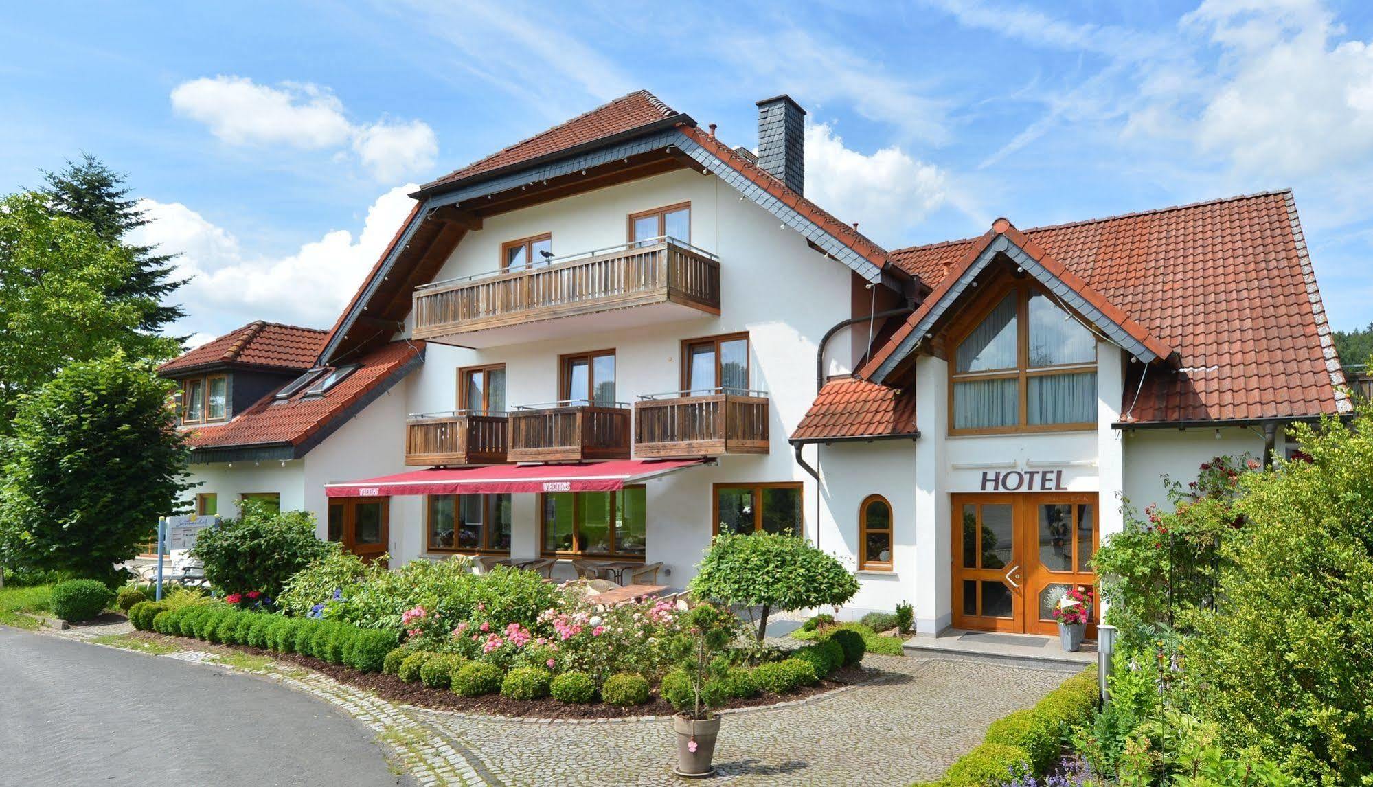 Rhoen-Hotel Sonnenhof - Restaurant & Cafe Poppenhausen Exterior photo
